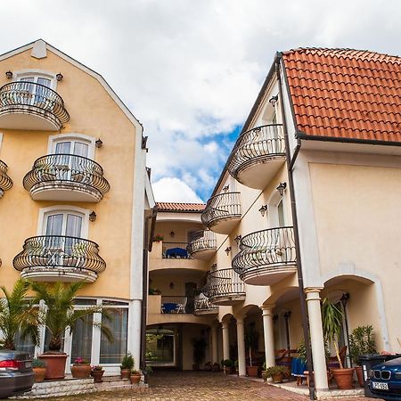 Villa Mediterran Hévíz Exteriör bild