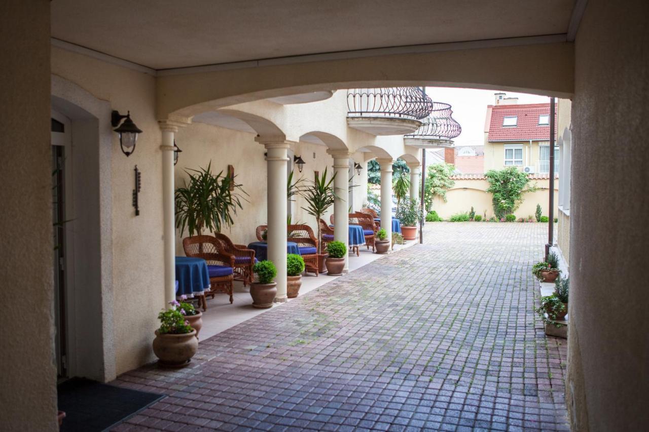 Villa Mediterran Hévíz Exteriör bild