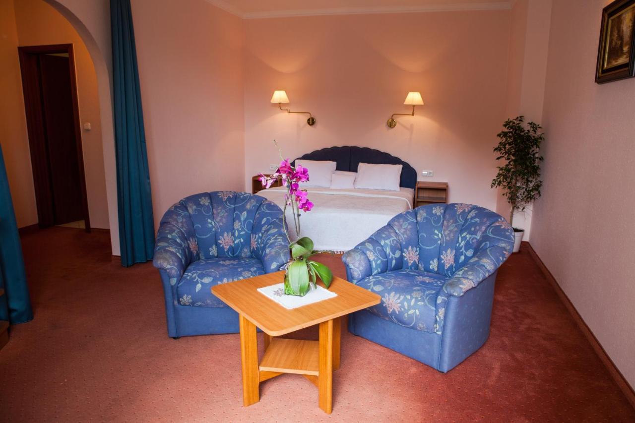 Villa Mediterran Hévíz Exteriör bild