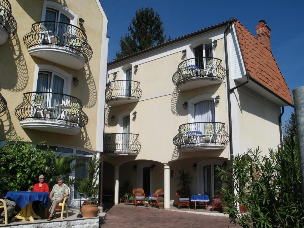 Villa Mediterran Hévíz Exteriör bild