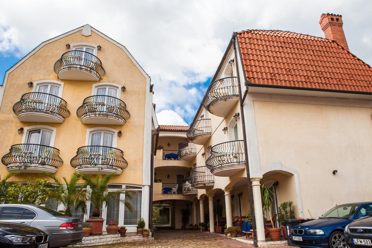 Villa Mediterran Hévíz Exteriör bild